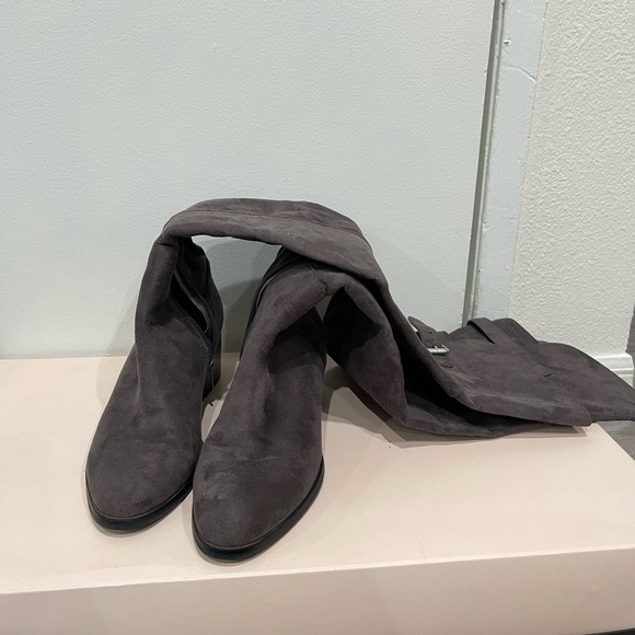 Guess suede over the knee boots. - Picture 6 of 6